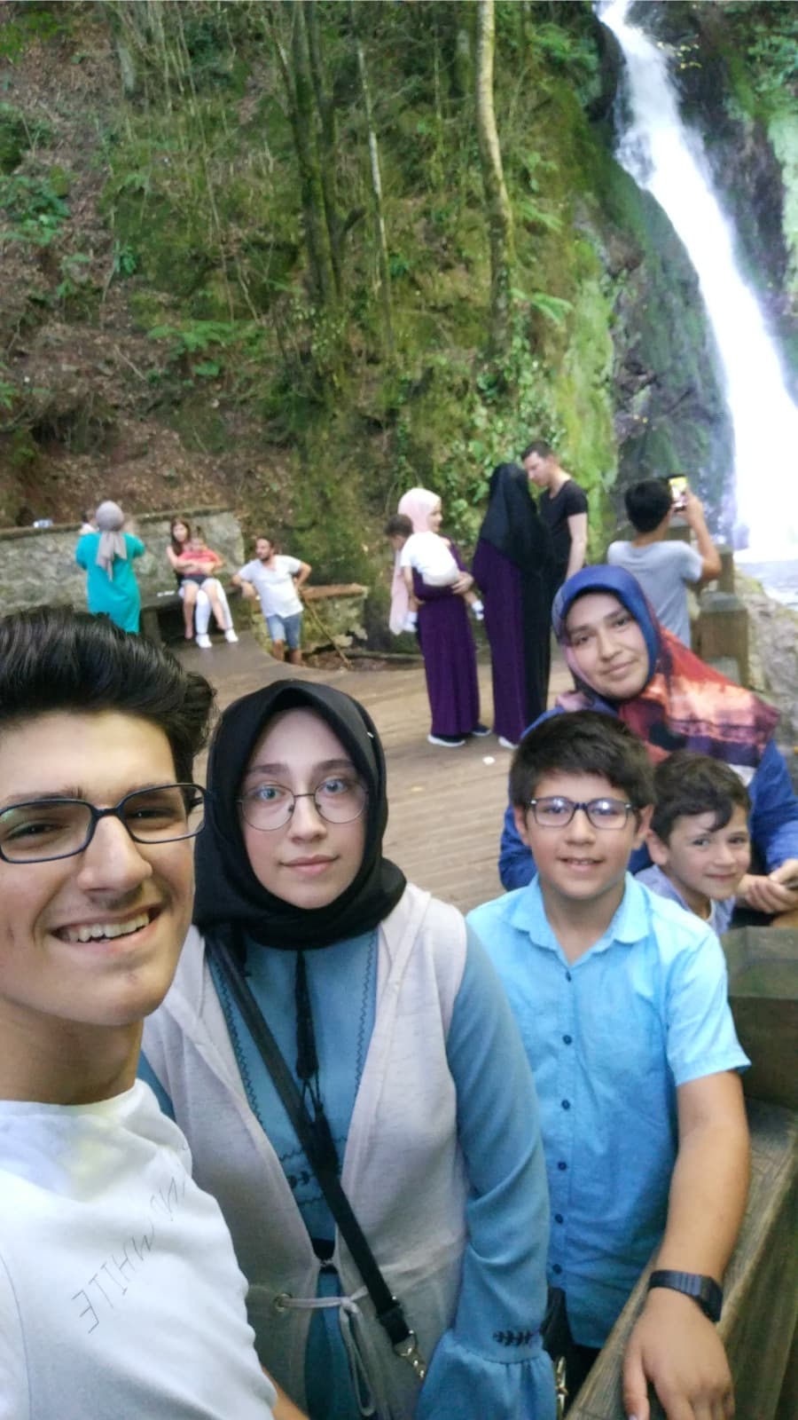 Bayram günü ve galiba görüşten çıktıktan sonra bizi şelaleye götürmüştün ve güzel vakit geçirmiştik.